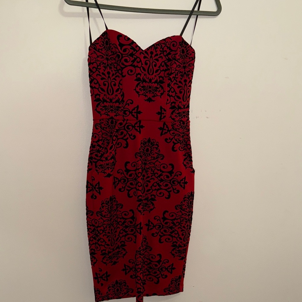 Elegant Red and Black Velvet Pattern Dress